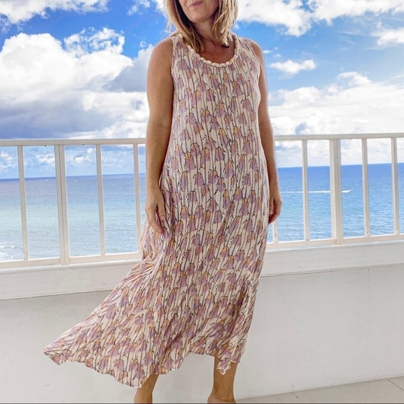 Tiare Hawaii Feathers Print Maxi Dress - Picture 1 of 9